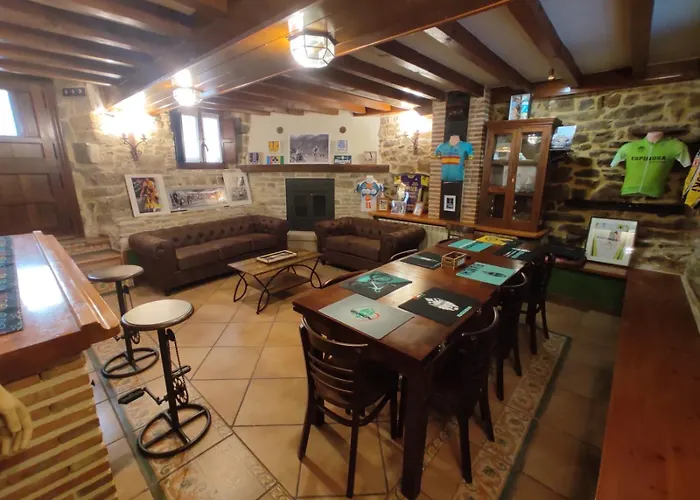 펜션 El Hogar Del Ciclista Espinosa de los Monteros